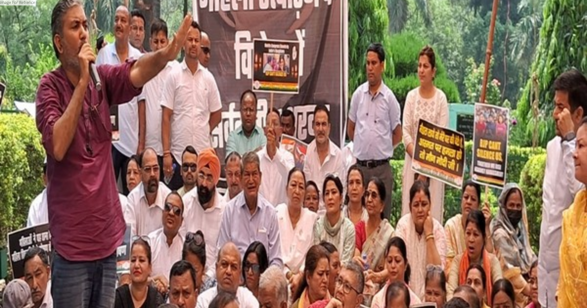 Congress' Harish Rawat leads opposition protest in Dehradun, demands justice for women wrestlers